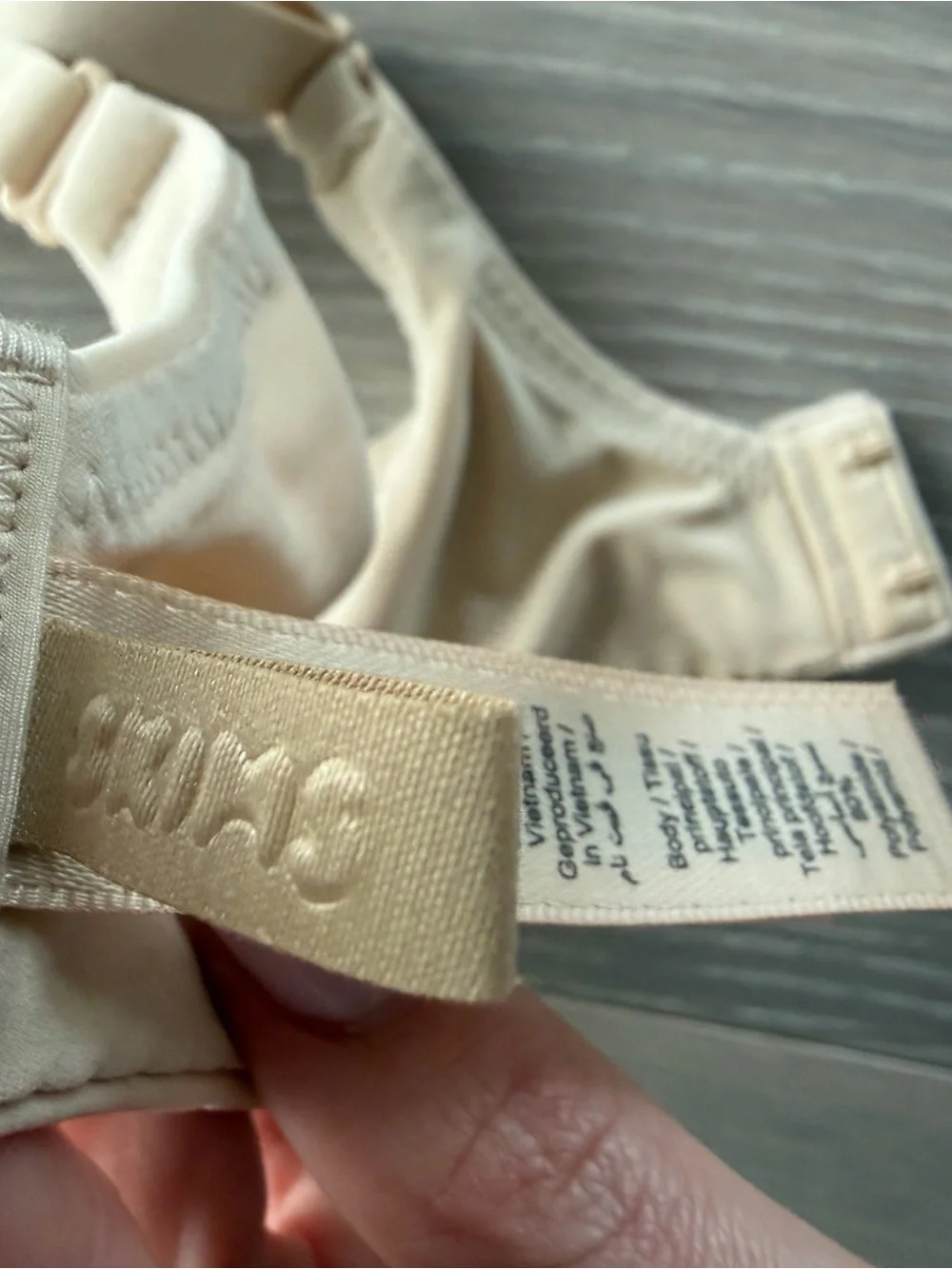 SKIMS Light Beige Bra - Picture 3 of 4